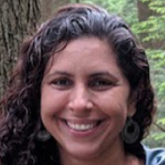 Daniela Elliott of Leeward Community College Honored by the American Association of Community Colleges