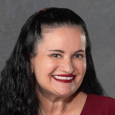 Luciana de Oliveira Receives National Recognition for Advancing Second Language Research and Teaching
